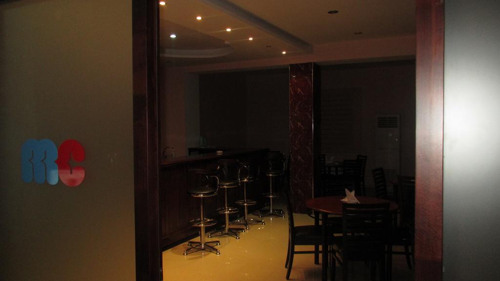 Max Comfort Hotel Kutaisi Ngoại thất bức ảnh