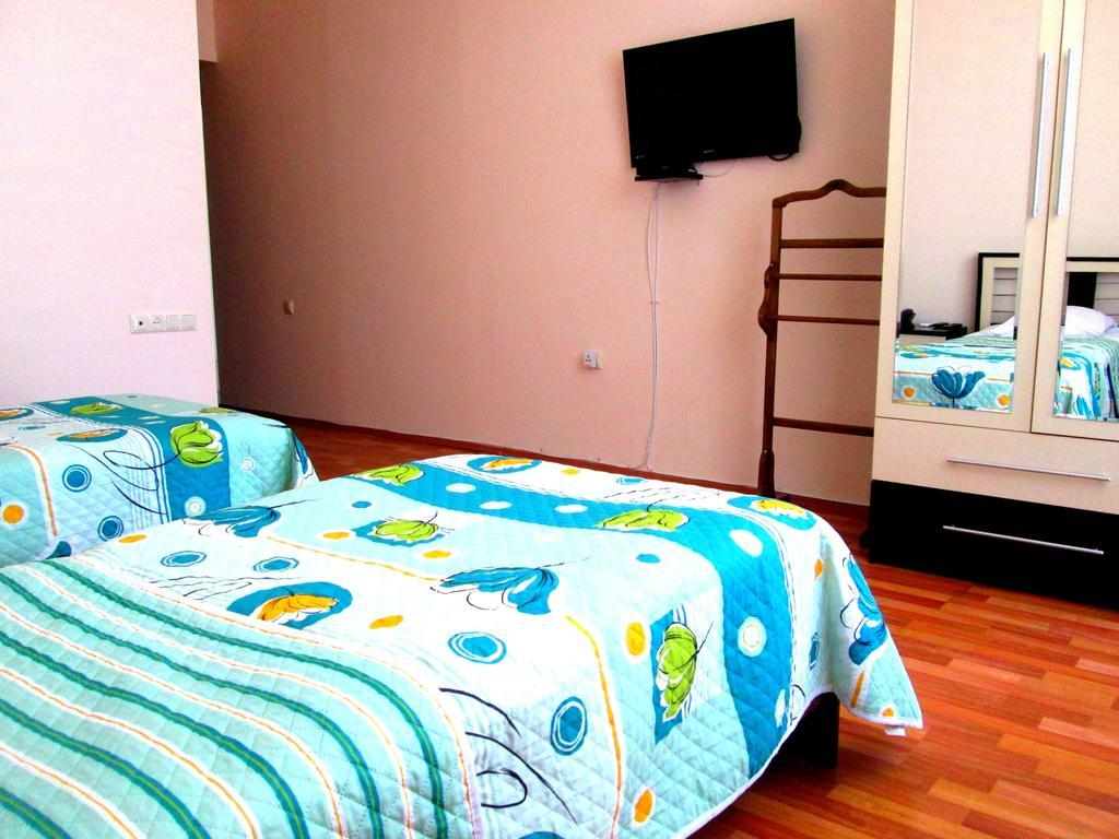 Max Comfort Hotel Kutaisi Phòng bức ảnh