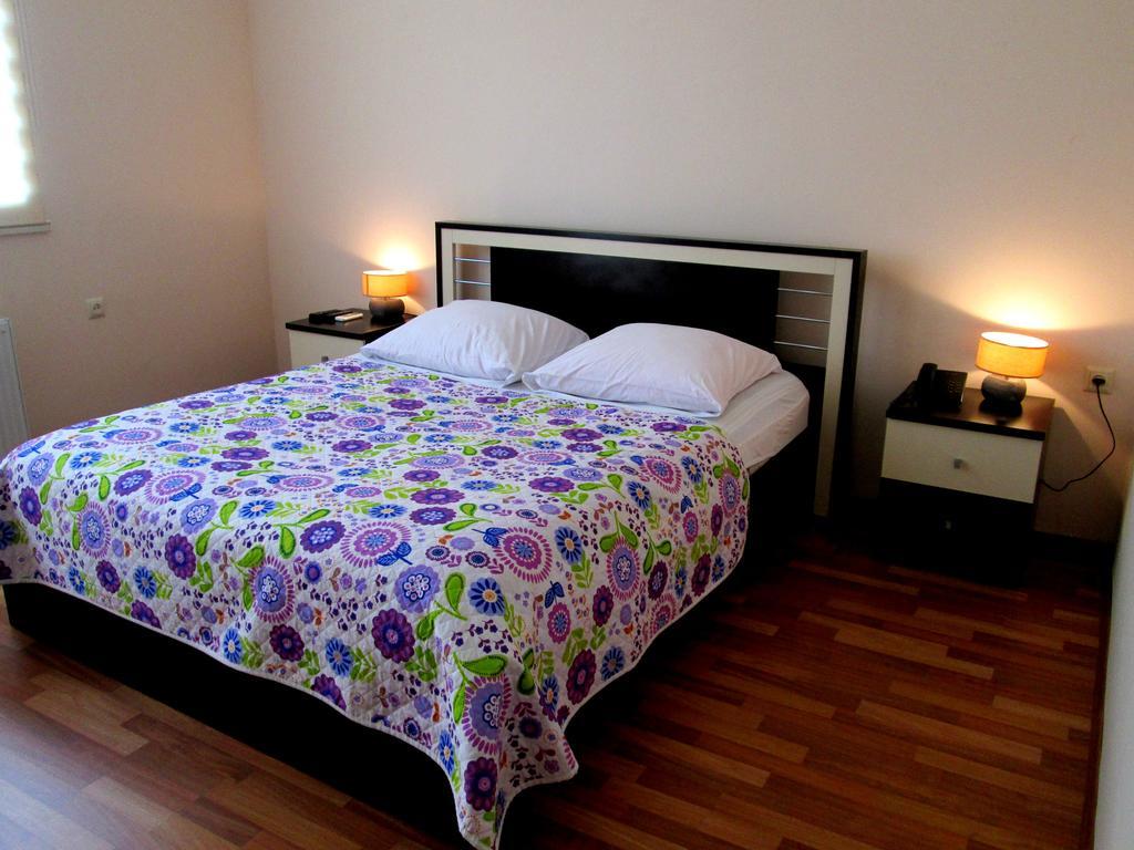 Max Comfort Hotel Kutaisi Ngoại thất bức ảnh