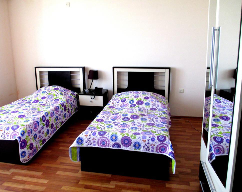 Max Comfort Hotel Kutaisi Phòng bức ảnh
