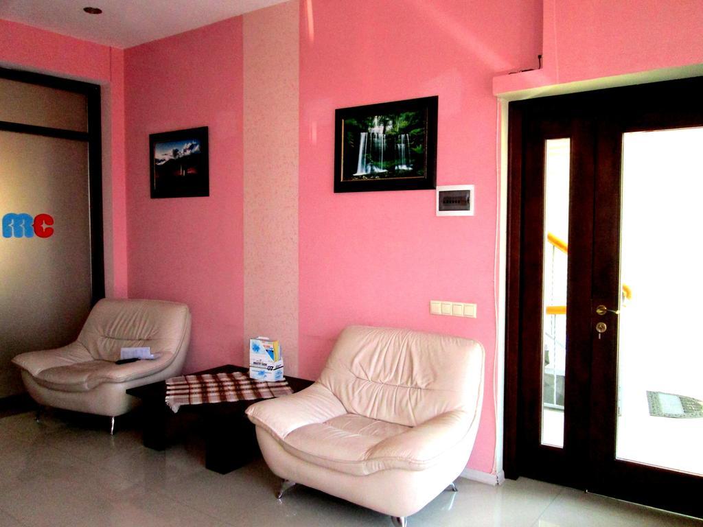 Max Comfort Hotel Kutaisi Ngoại thất bức ảnh