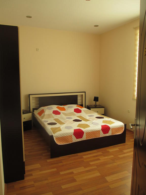 Max Comfort Hotel Kutaisi Ngoại thất bức ảnh